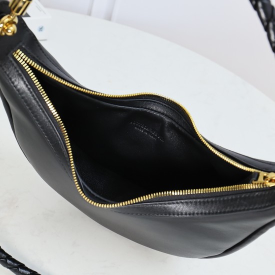 Bottega Veneta More