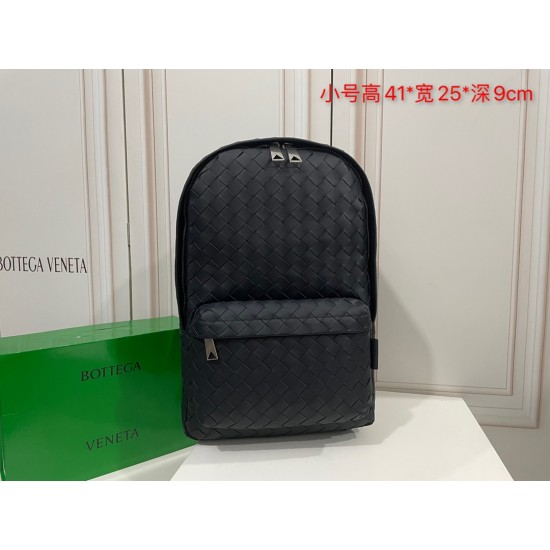 Bottega Veneta More
