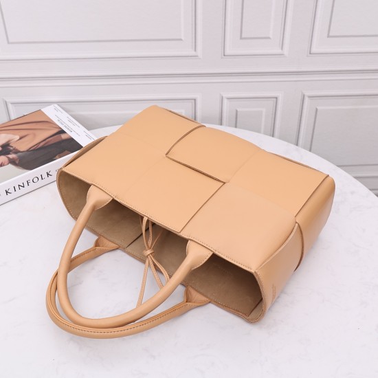 Bottega Veneta Tote