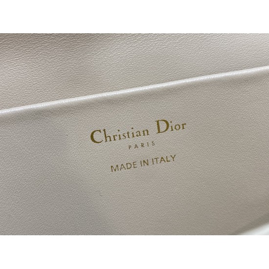 Dior Montaigne
