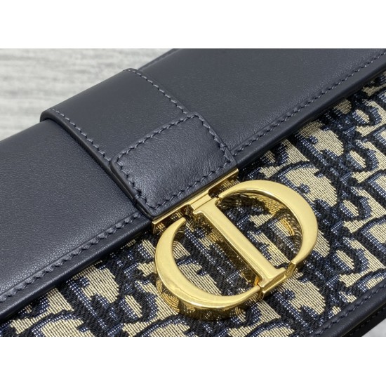 Dior Montaigne