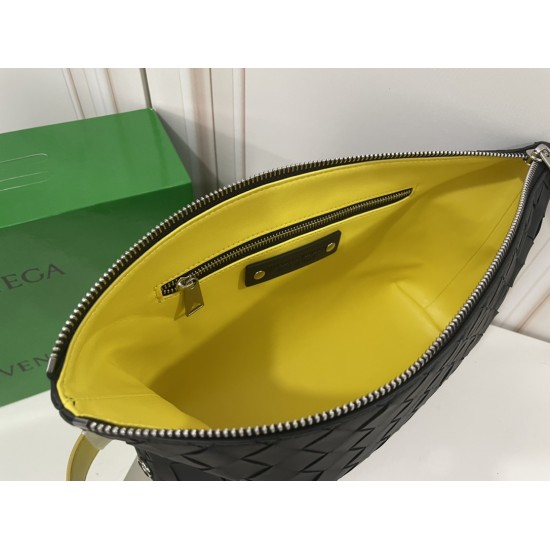 Bottega Veneta More