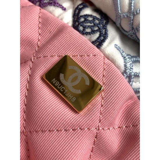 CHANEL 22 Bag