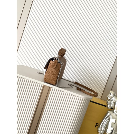 FENDI Baguette