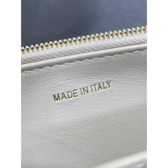 Dior Caro
