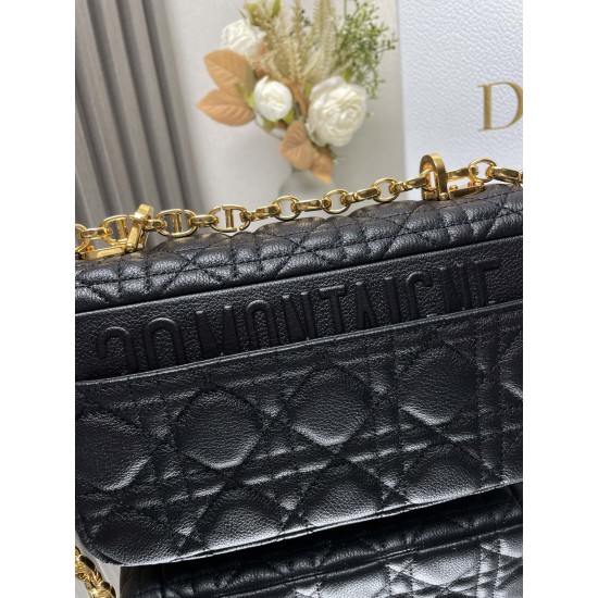 Dior Montaigne