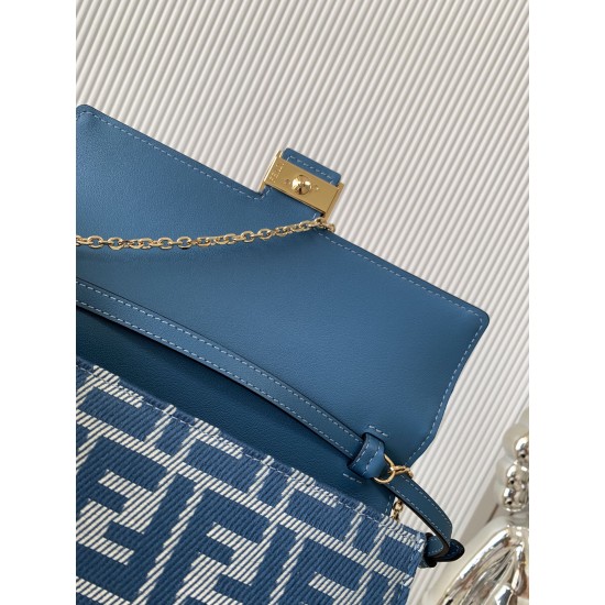 FENDI Baguette