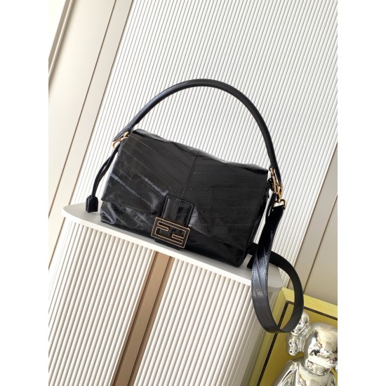 FENDI Baguette