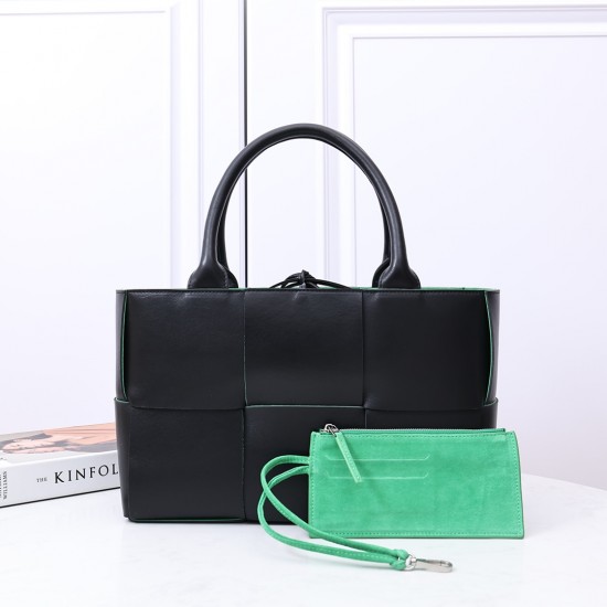 Bottega Veneta Tote