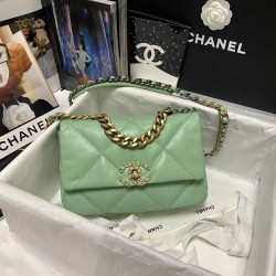 CHANEL 19 BAG