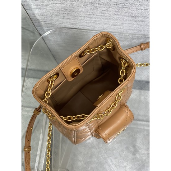 Dior Caro