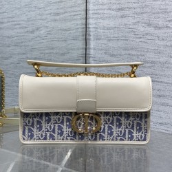 Dior Montaigne