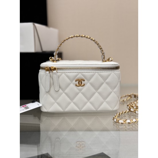 CHANEL WOC