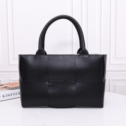 Bottega Veneta Tote