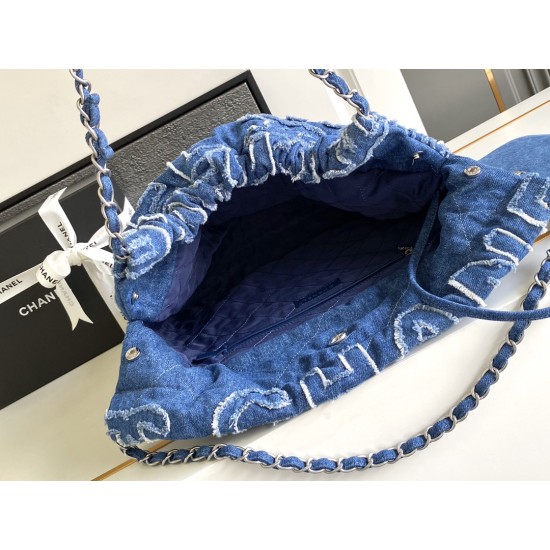 CHANEL 22 Bag