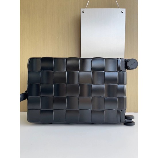 Bottega Veneta More