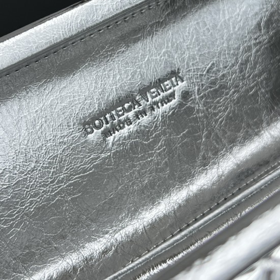 Bottega Veneta More