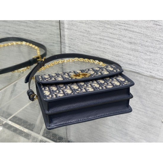 Dior Caro