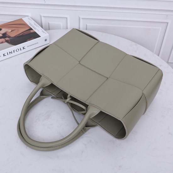 Bottega Veneta Tote