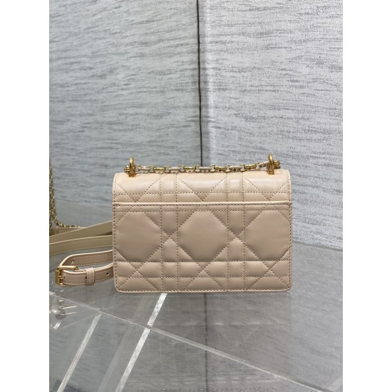 Dior Caro