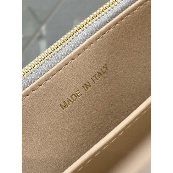 Dior Caro