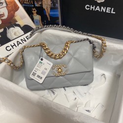 CHANEL 19 BAG