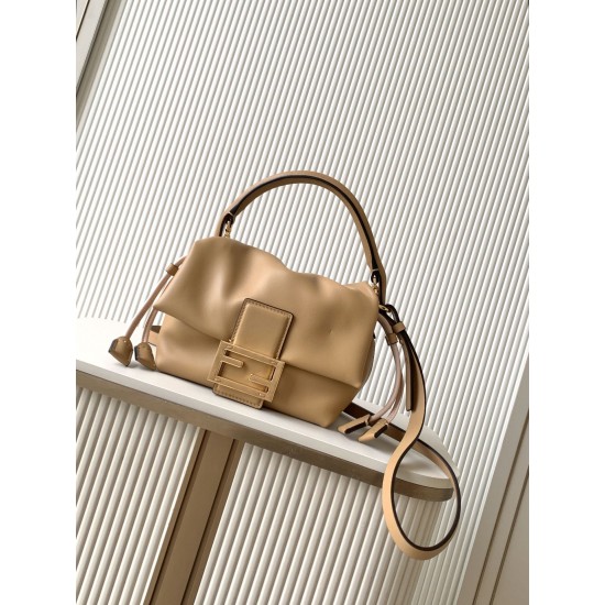 FENDI Baguette