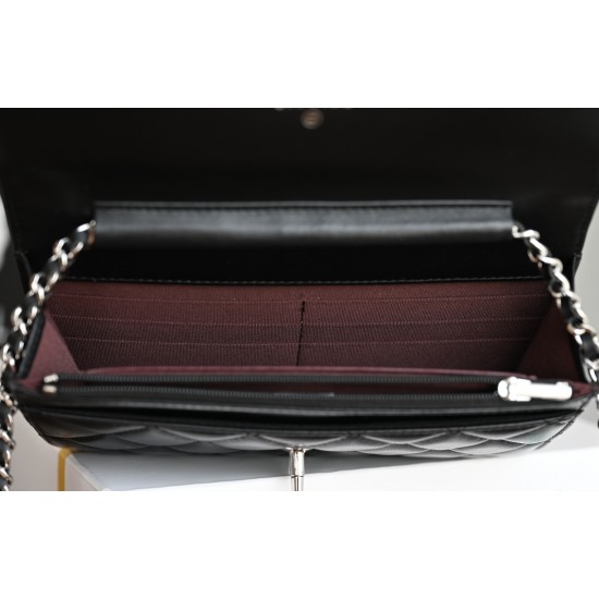 CHANEL WOC