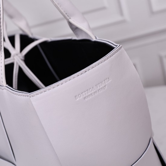 Bottega Veneta Tote