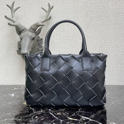 Bottega Veneta Tote