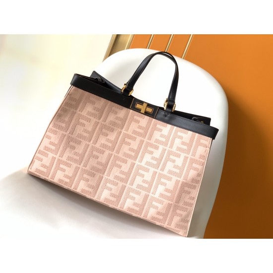 FENDI Tote Bags