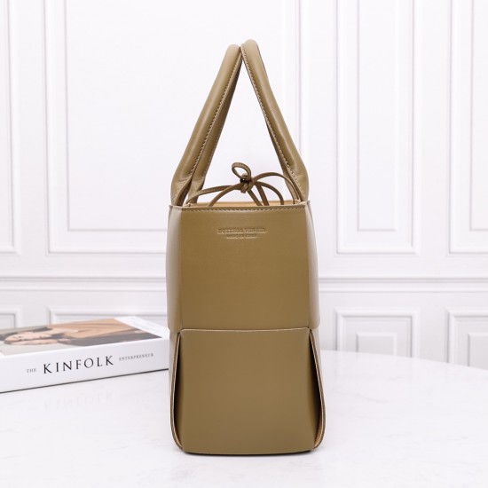 Bottega Veneta Tote