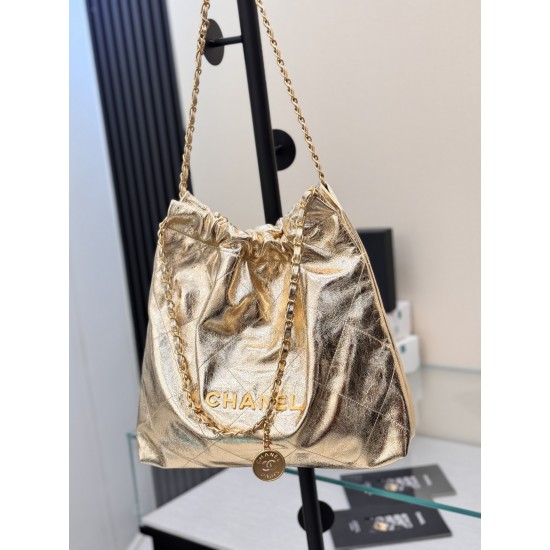 CHANEL 22 Bag