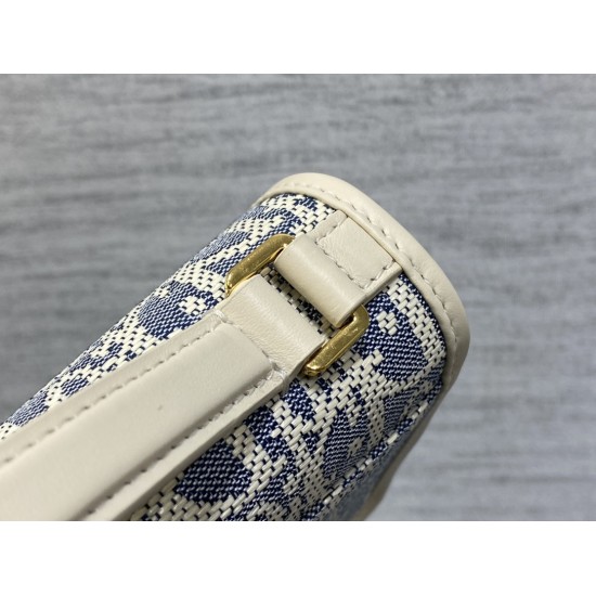Dior Montaigne