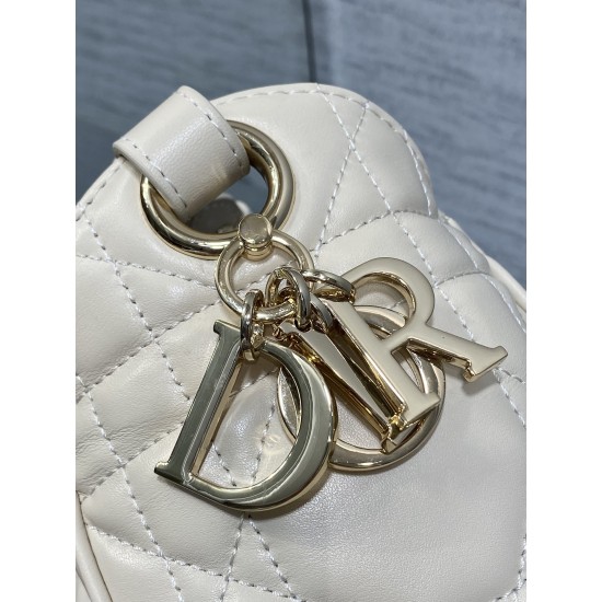 Dior Caro
