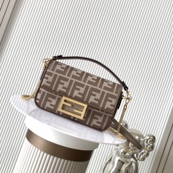 FENDI Baguette