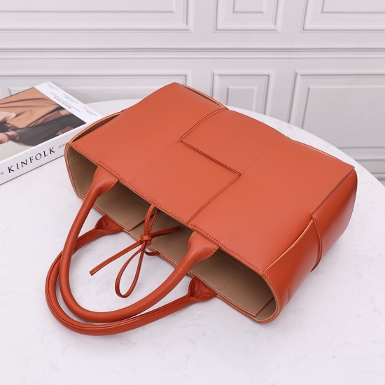 Bottega Veneta Tote