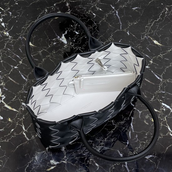 Bottega Veneta Tote