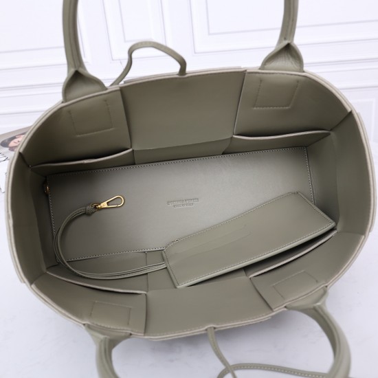 Bottega Veneta Tote