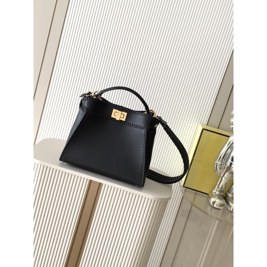 FENDI Peekaboo