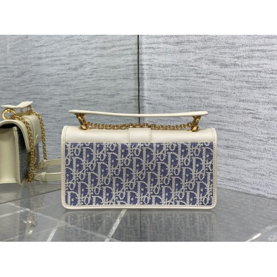 Dior Montaigne