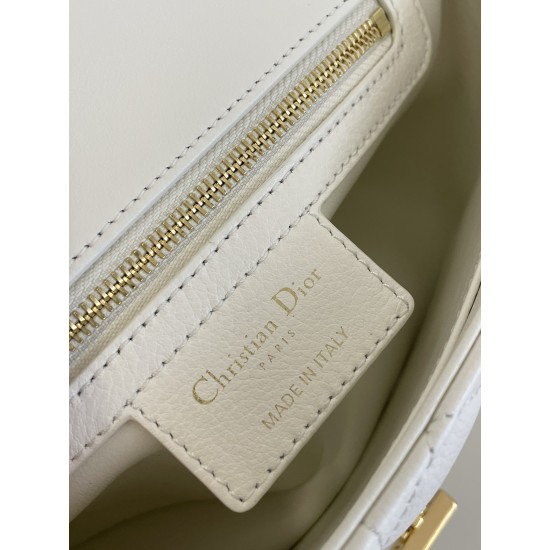 Dior Caro