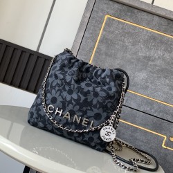 CHANEL 22 Bag