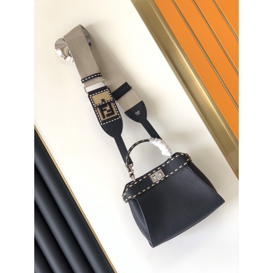 FENDI Peekaboo