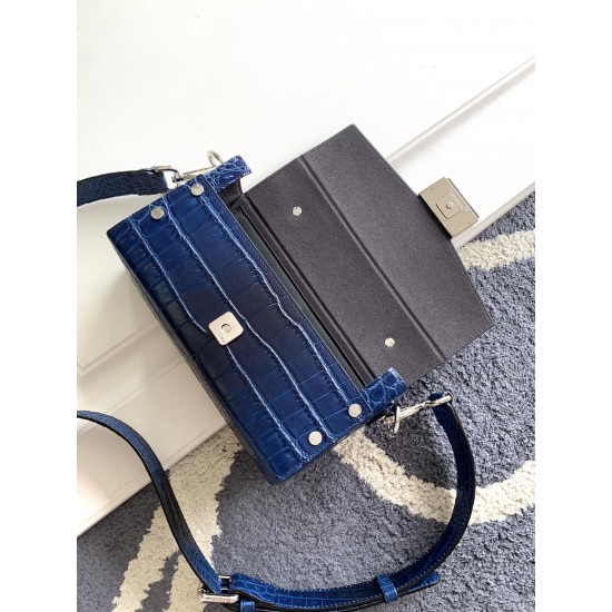 FENDI Baguette