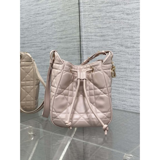 Dior Caro