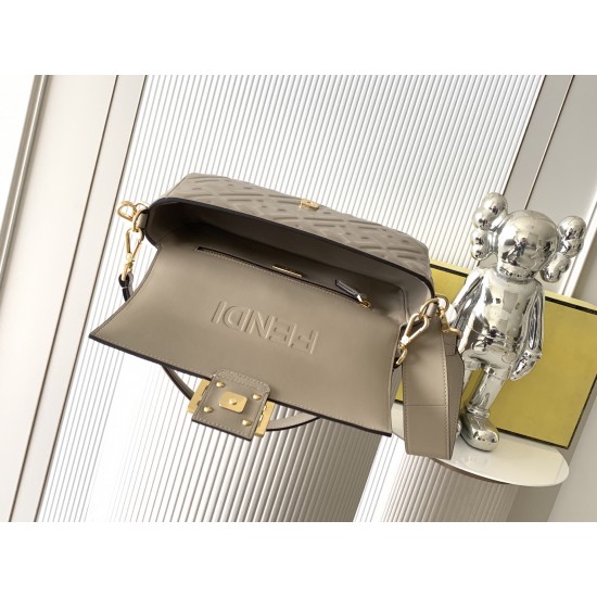 FENDI Baguette