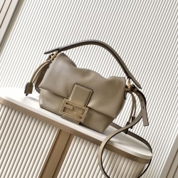 FENDI Baguette