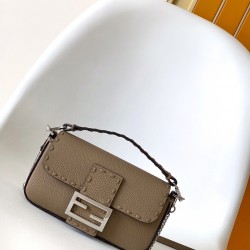 FENDI Baguette