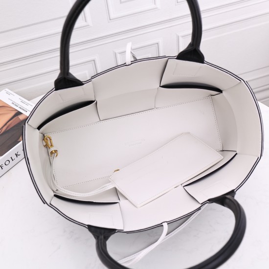 Bottega Veneta Tote